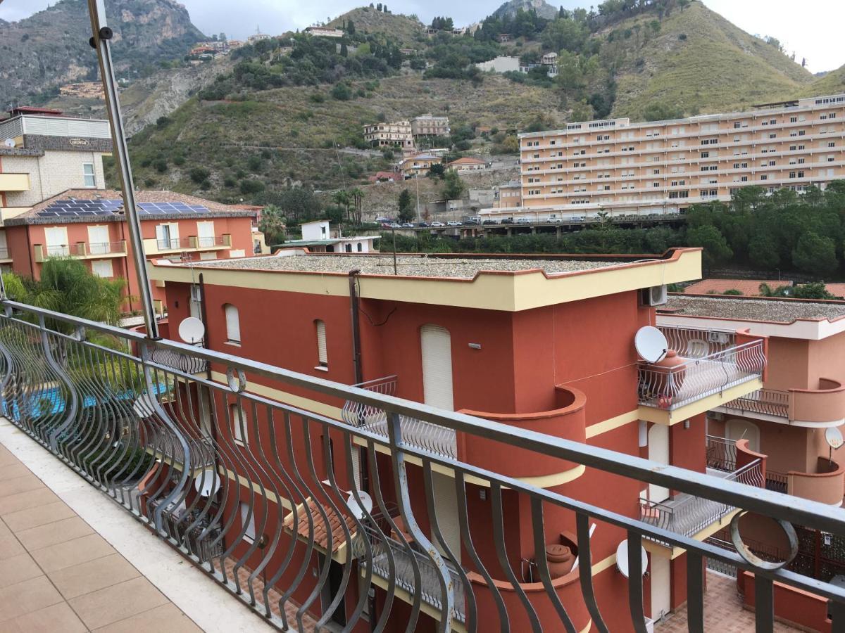 Residence La Fenice Ff Giardini Naxos Exteriér fotografie