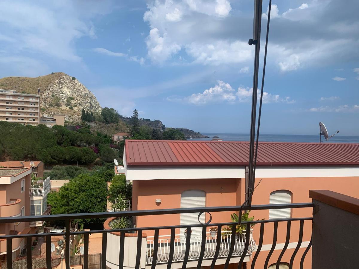 Residence La Fenice Ff Giardini Naxos Exteriér fotografie