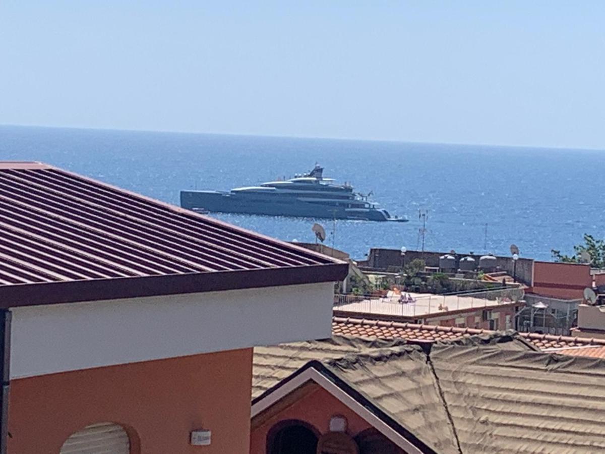 Residence La Fenice Ff Giardini Naxos Exteriér fotografie
