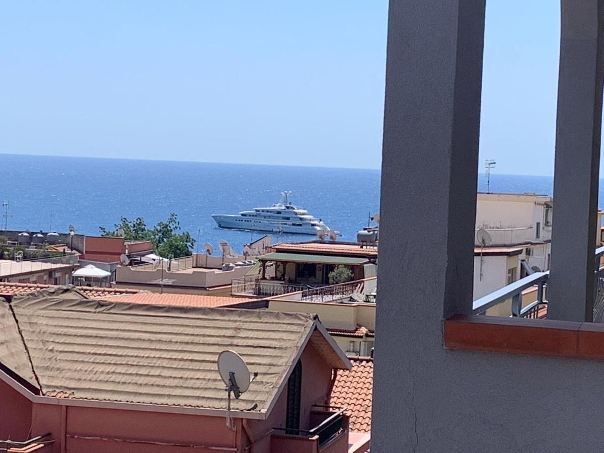 Residence La Fenice Ff Giardini Naxos Exteriér fotografie